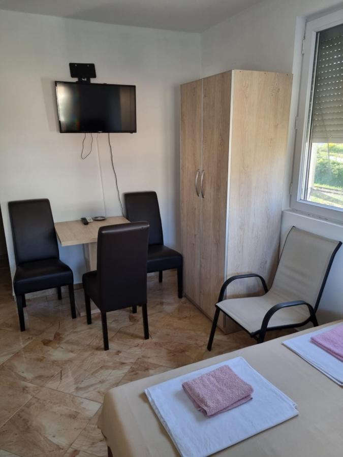 Apartmani Ani Bar Zewnętrze zdjęcie